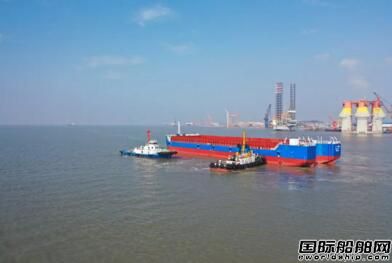启东中远海运海工交付最后两艘12000吨顶推驳船